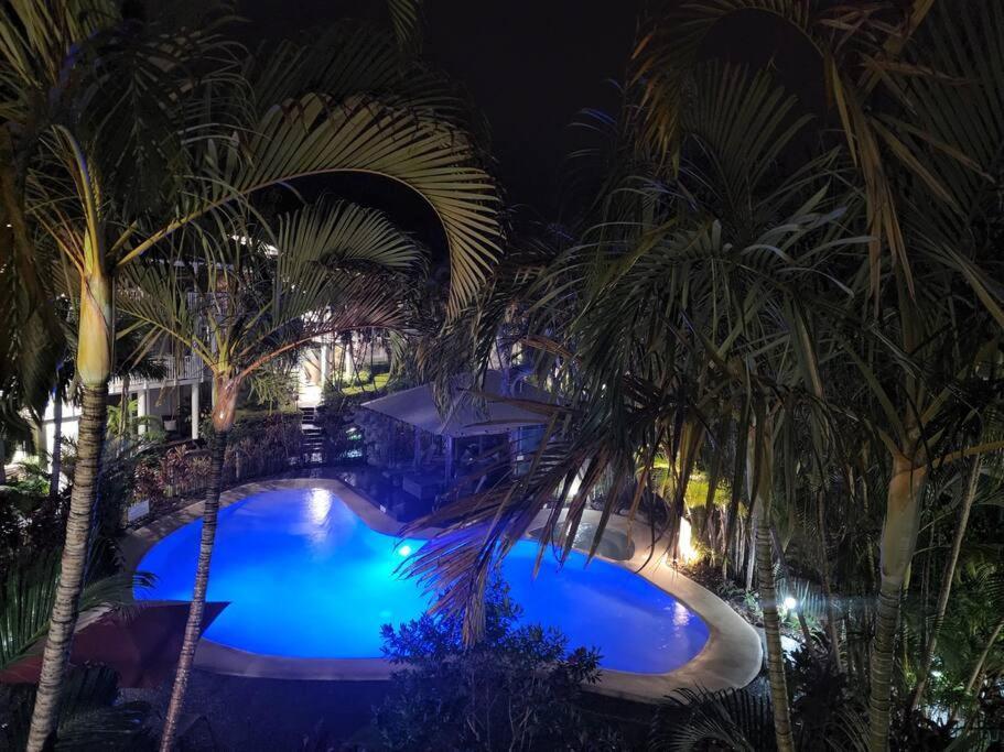 Luxury Top Floor Sunset Villa Noosaville Exterior foto